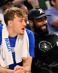 乐鱼网页版-美记畅想独行侠再中状元首发：欧文 弗拉格 迪班萨 莱夫利 马绍尔