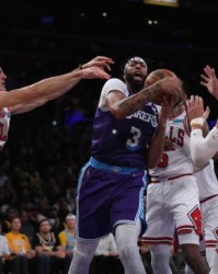 乐鱼官方-湖人挥霍开季“甜蜜”赛程，沃格尔：打客场也有好处